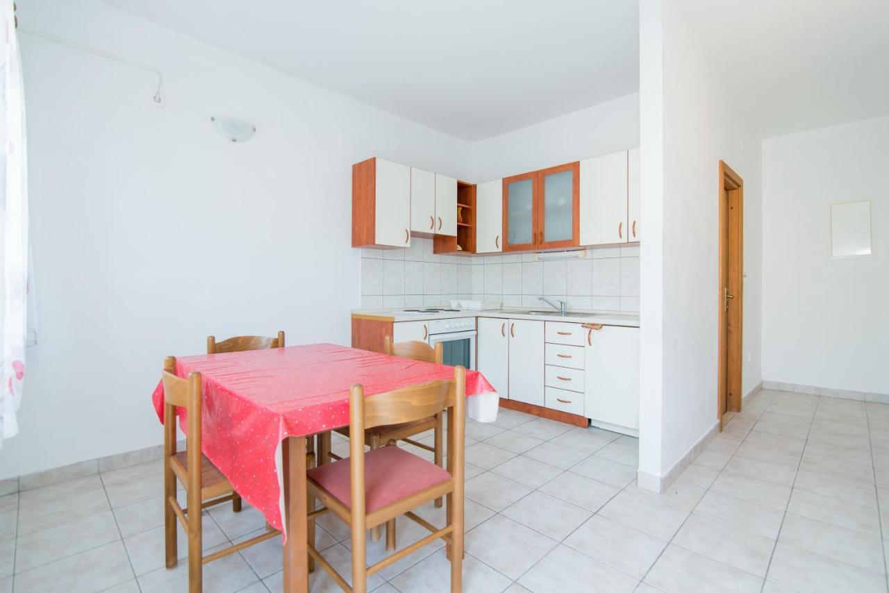 Apartments Neva Selca 部屋 写真