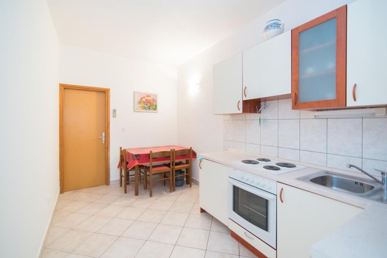 Apartments Neva Selca 部屋 写真
